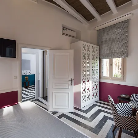 Elia Portou Due Hanya