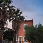 Elia Portou Due 干尼亞